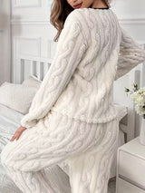 Pyjama Femme en Tissu Peluche - Confort Ultra-Douillet