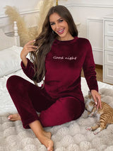 Pyjama Chic en Velours - Ensemble Hiver Élégant & Soyeux