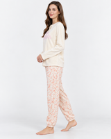 Ensemble Pyjama Femme Late Nights avec Pantalon Fleuri – Écru ou Rose