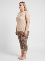 Ensemble Pyjama Femme Grande Taille Beige & Pantacourt Léopard – présentation du modèle, pyjama femme Allure Maroc