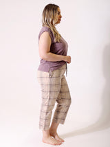 Ensemble Pyjama Femme Grande Taille Mauve & Pantacourt Carreaux Beige – coupe et style, pyjama femme Allure Maroc
