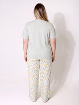 Ensemble Pyjama Femme Grande Taille Sauge & Pantalon Fleuri – détails et finitions, pyjama femme Allure Maroc