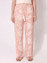 Ensemble Pyjama Femme Polo Écru & Pantalon Floral Corail – détails et finitions, pyjama femme Allure Maroc
