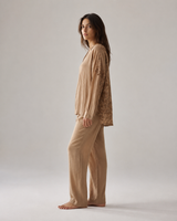 Ensemble Pyjama Femme Taupe 2 Pièces à Détails Dentelle – coupe et style, pyjama femme Allure Maroc