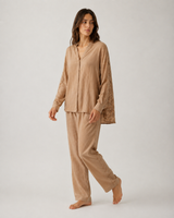 Ensemble Pyjama Femme Taupe 2 Pièces à Détails Dentelle – détails et finitions, pyjama femme Allure Maroc