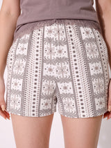 Ensemble Pyjama Femme Taupe & Short Imprimé – détails et finitions, pyjama femme Allure Maroc
