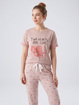 Ensemble Pyjama Femme Two Hearts Rose & Pantalon Rayé – vue principale, pyjama femme Allure Maroc