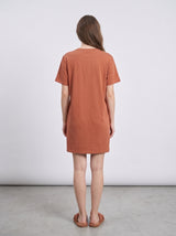 Robe de Nuit Femme Oversize Terracotta à Motif Chien – coupe et style, pyjama femme Allure Maroc